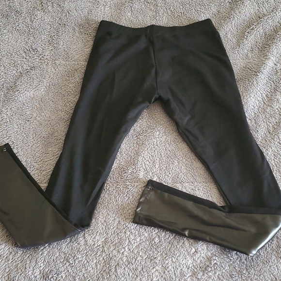 TIGHTS - Picture 2 of 2